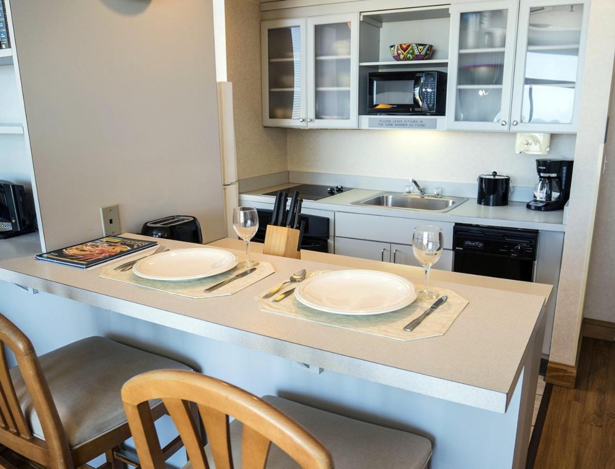 Virginia Beach Oceanfront Resort with the Comforts of Home Main image 2